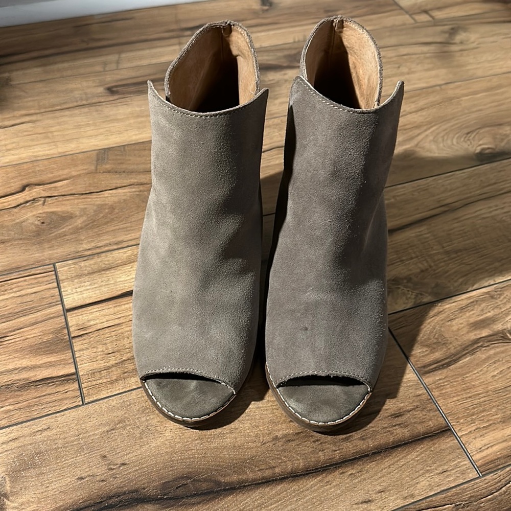 Lucky brand suede open toe bootie wedges